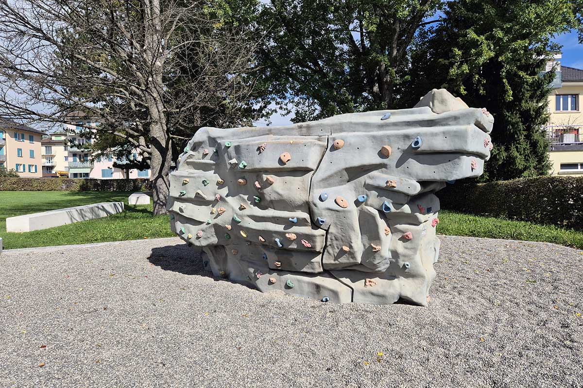 Le mur de grimpe au Le Parc Loretan à Bulle