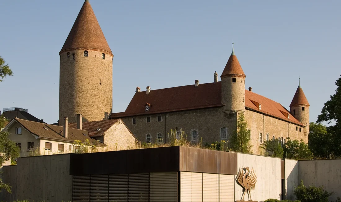 Château de Bulle et sa tour vus depuis le centre-ville