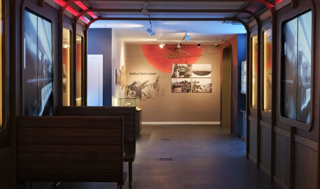 Couloir vide d’un musée d’art moderne