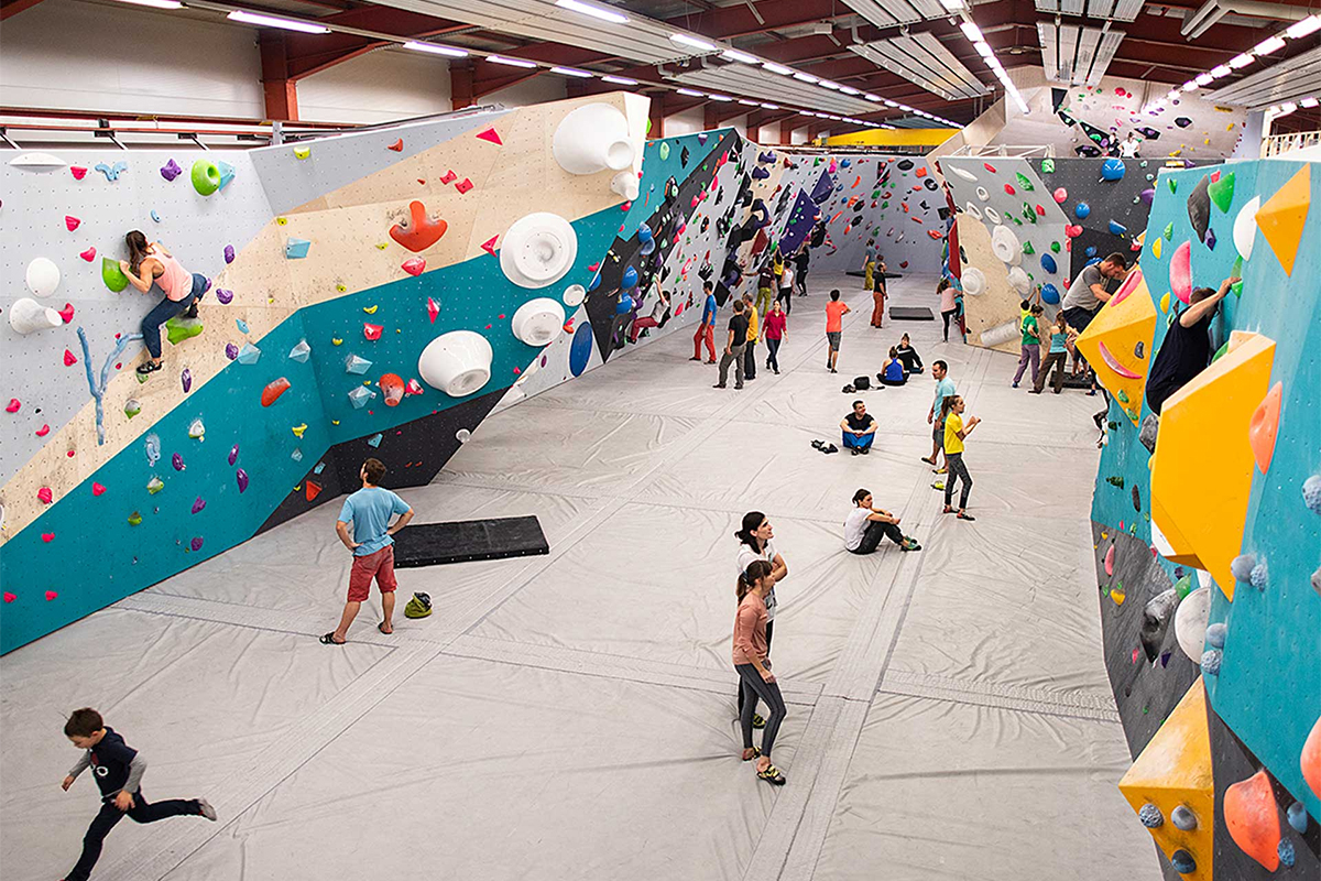L&rsquo;Entrepôt à Bulle : Escalade, trampolines et loisirs