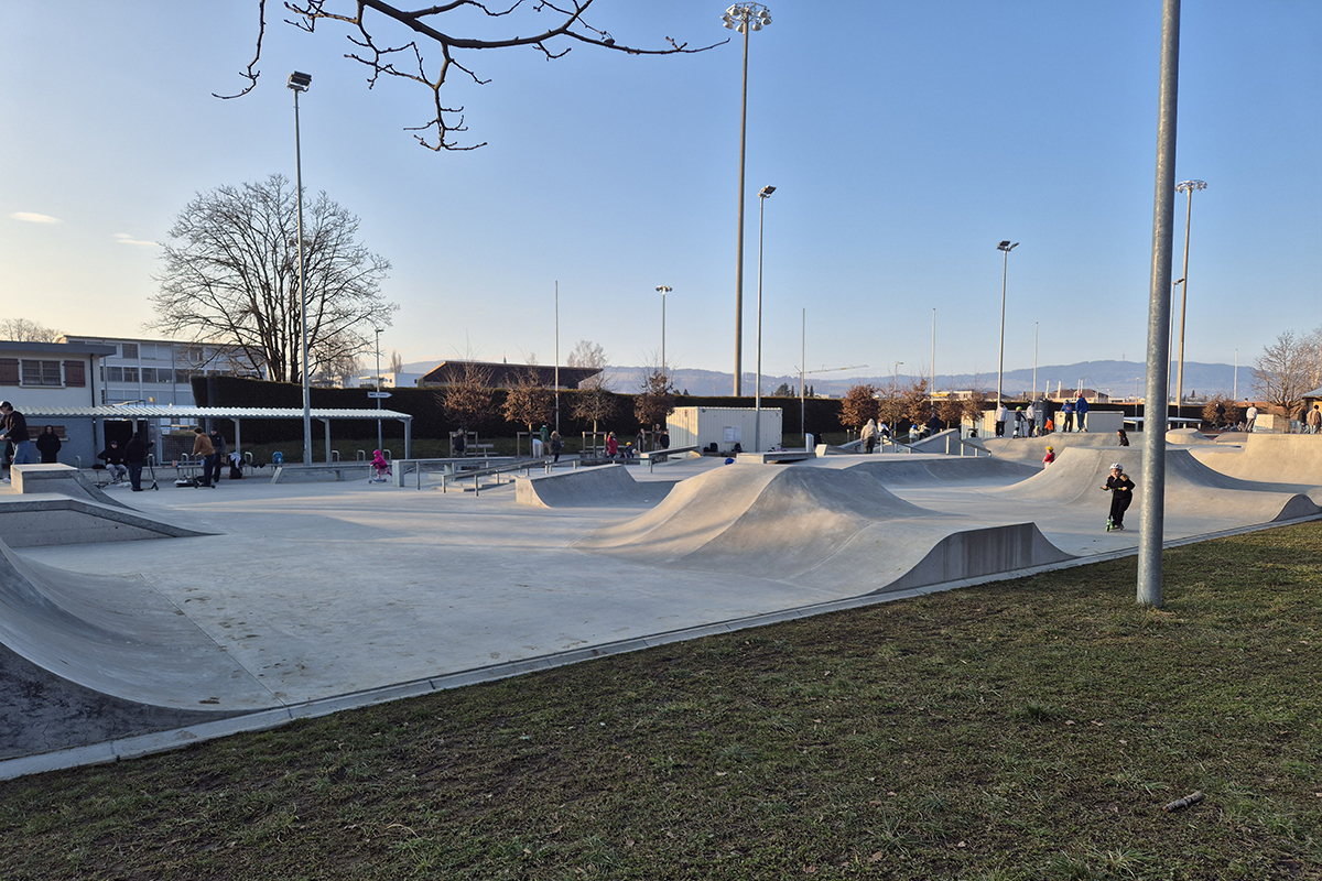 Le skatepark et le pumptrack de Bulle : un espace dédié aux sports de glisse