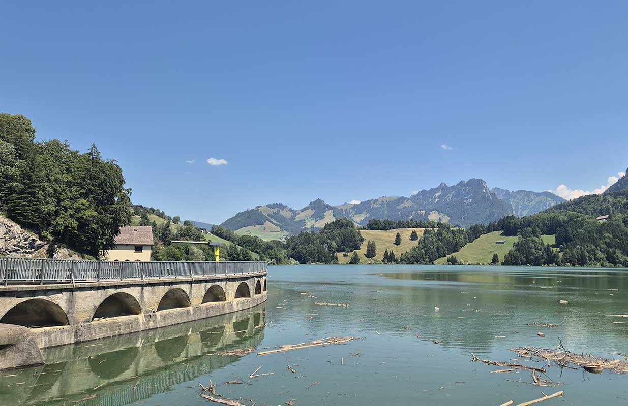 Barrage de Montsalvens : Un Spot nature et énergie à explorer en gruyère